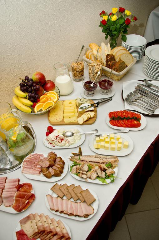 Hotel Komes Skarżysko-Kamienna 외부 사진