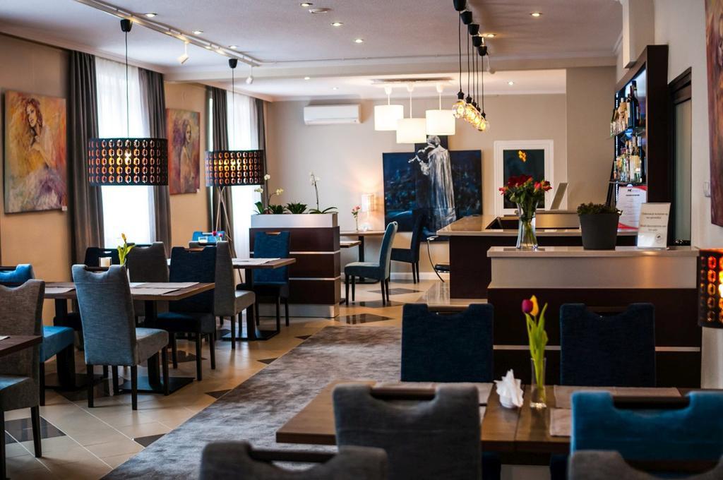 Hotel Komes Skarżysko-Kamienna 외부 사진