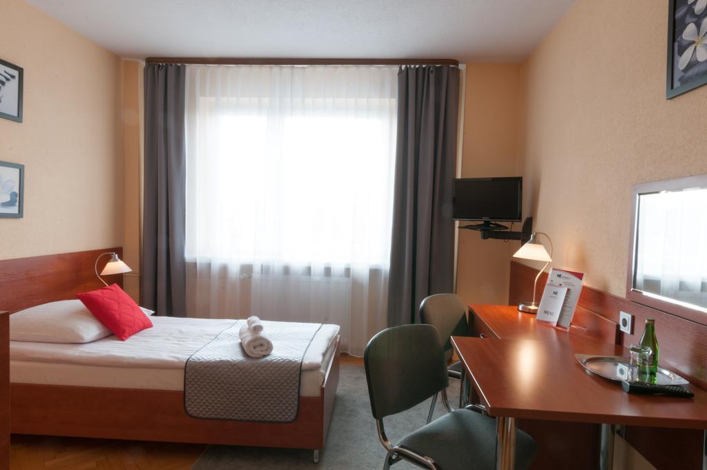 Hotel Komes Skarżysko-Kamienna 외부 사진
