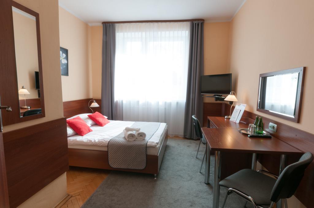 Hotel Komes Skarżysko-Kamienna 외부 사진