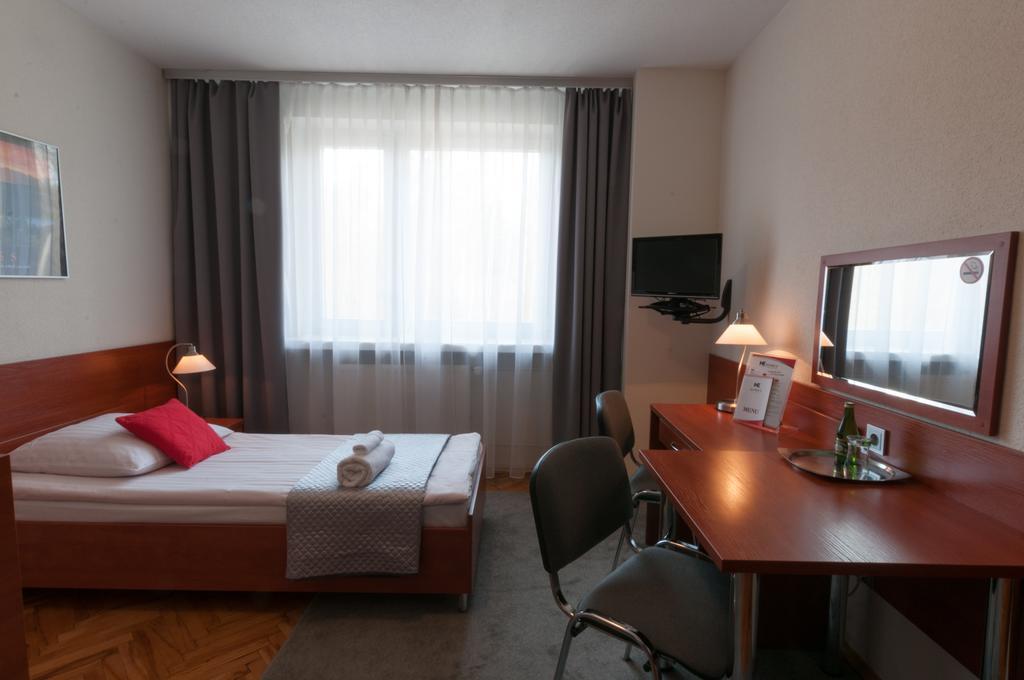 Hotel Komes Skarżysko-Kamienna 외부 사진